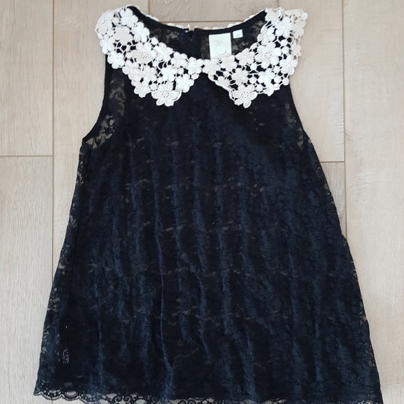 Lace Peter Pan Collar Sleeveless Shirt - Picture 1 of 7